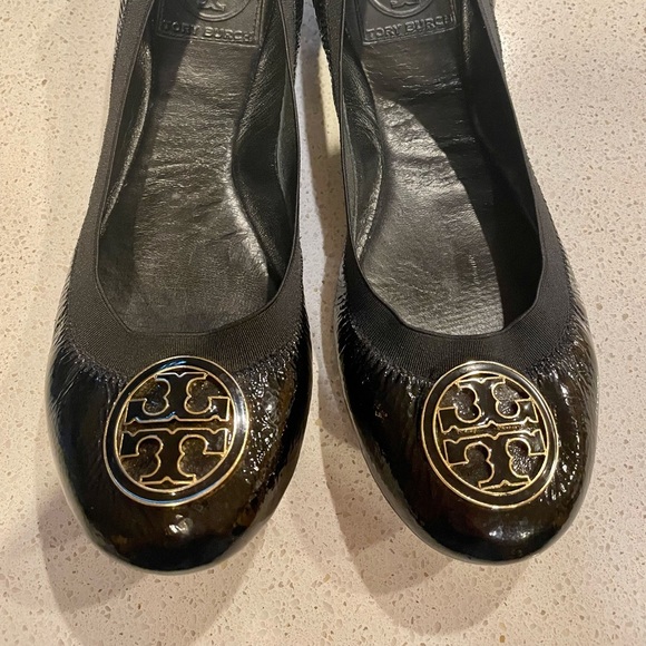 Tory Burch Shoes - Tory Burch Caroline Ballerina Leather w/elastic  flat. Sz 7